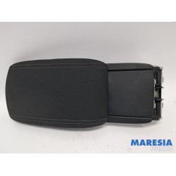 Peugeot - 308 - Armrest