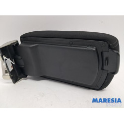 Peugeot - 308 - Armrest