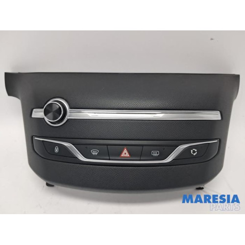 Peugeot - 308 - Radio control panel