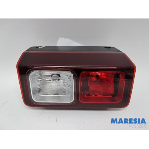 Nissan - NV300 - Achteruitrijlicht rechts