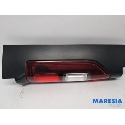 Nissan - NV300 - Achterlicht links