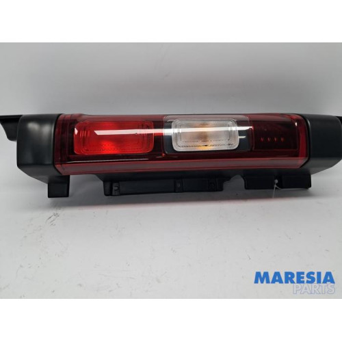 Nissan - NV300 - Achterlicht links