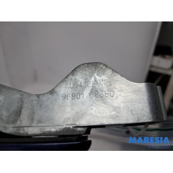Peugeot - 208 - Door handle 4-door, front left