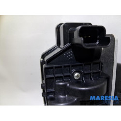 Peugeot - 208 - Tailgate lock mechanism