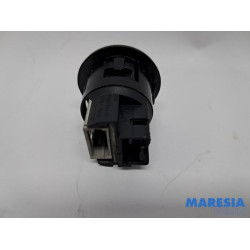 Peugeot - 208 - AUX / USB connection