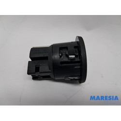 Peugeot - 208 - AUX / USB connection