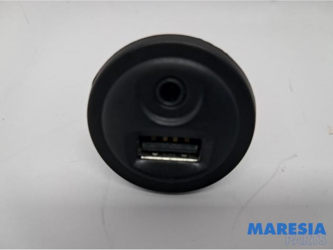 Peugeot - 208 - AUX / USB-Anschluss