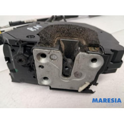 Nissan - NV300 - Sliding door lock mechanism, right