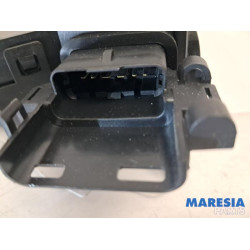 Nissan - NV300 - Sliding door lock mechanism, right