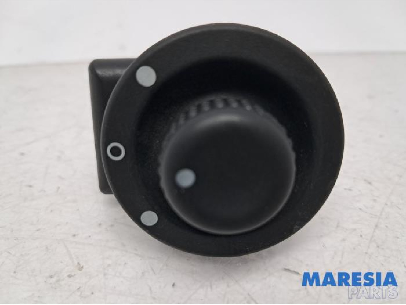 Nissan - NV300 - Mirror switch