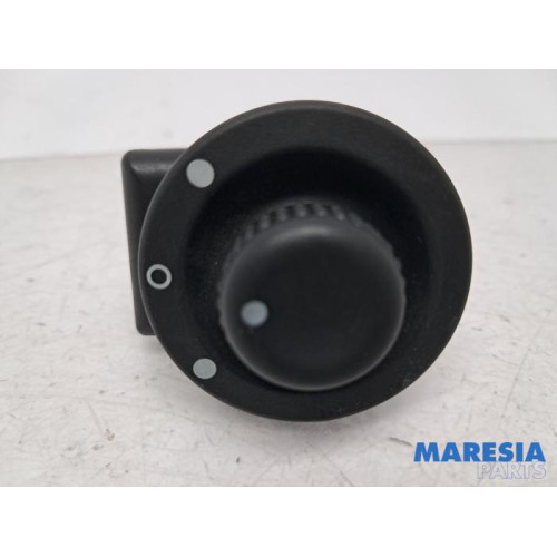 Nissan - NV300 - Mirror switch