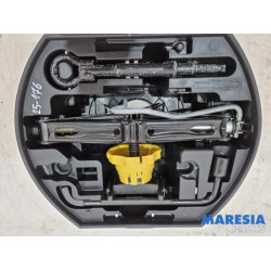 Citroen - C3 - Krikset + reservewiel