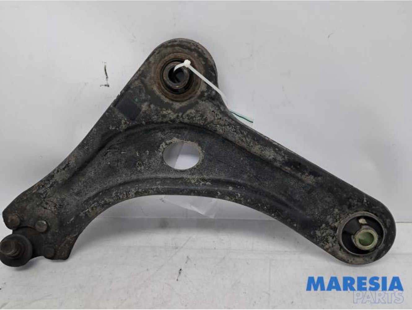Peugeot - 208 - Front lower wishbone, left