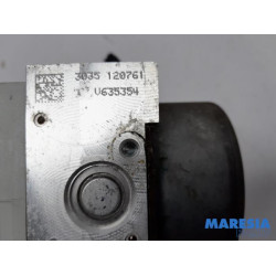Peugeot - 208 - ABS Pumpe