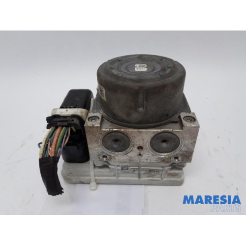 Peugeot - 208 - ABS Pumpe