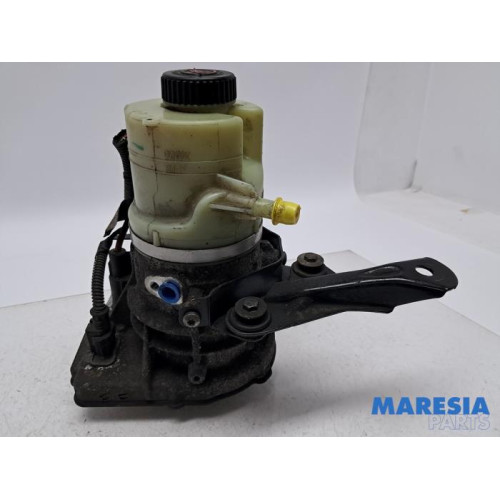 Nissan - NV300 - Power steering pump
