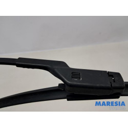 Peugeot - 208 - Ruitenwisserarm voor