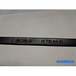 Peugeot - 208 - Ruitenwisserarm voor