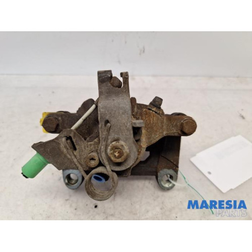 Nissan - NV300 - Remklauw (Tang) links-achter