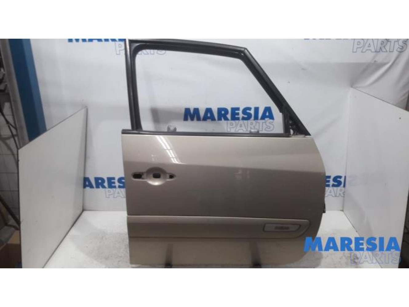 Renault - Espace - Front door 4-door, right