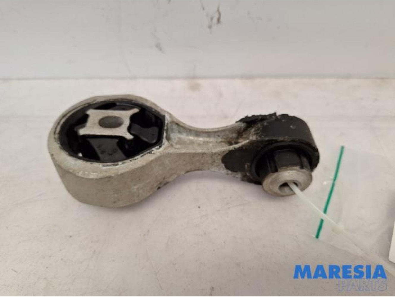 Nissan - NV300 - Gearbox mount