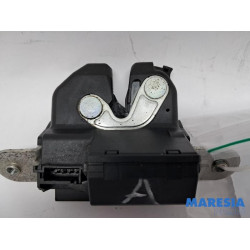 Fiat - 500 - Tailgate lock mechanism