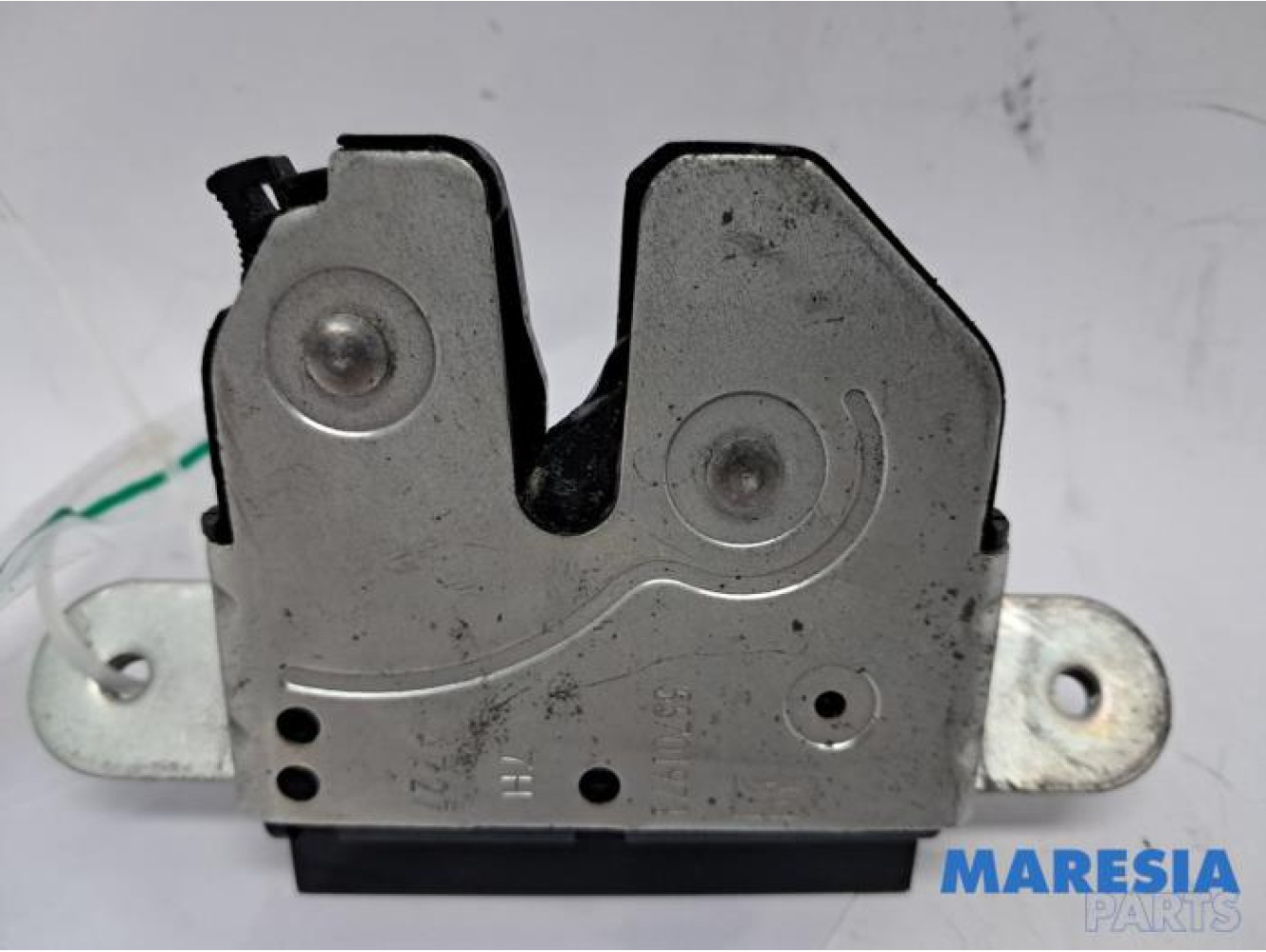 Fiat - 500 - Tailgate lock mechanism