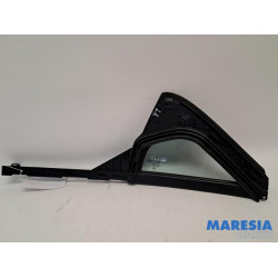 Opel - Corsa - Driehoeks Ruit links-achter