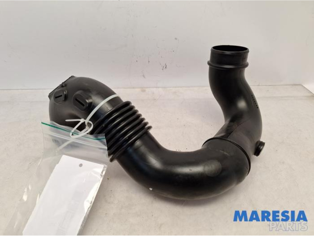 Opel - Movano - Air intake hose