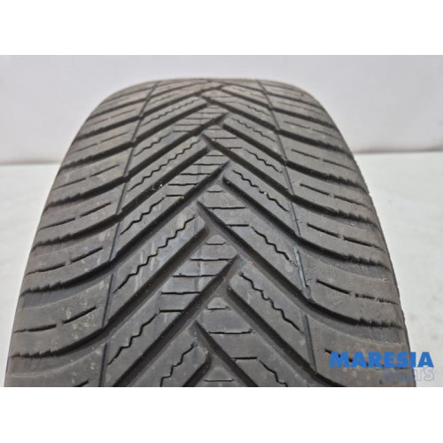 Renault - Megane - Tyre