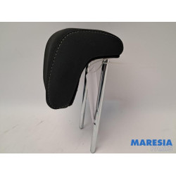 Renault - Megane - Headrest