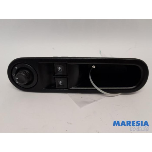 Renault - Twingo - Multi-functional window switch