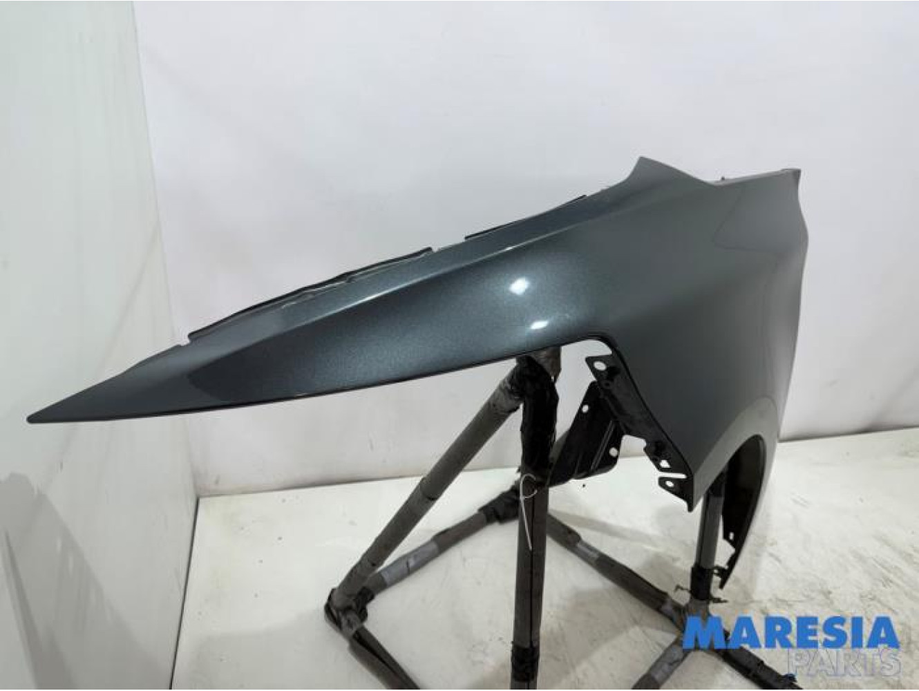 Citroen - C4 Picasso - Front wing, left