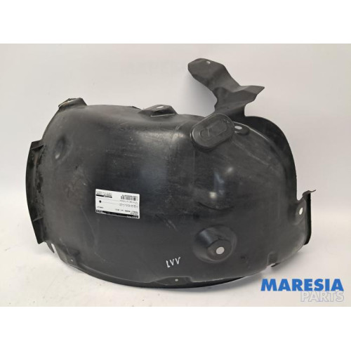 Renault - Megane - Wheel arch liner