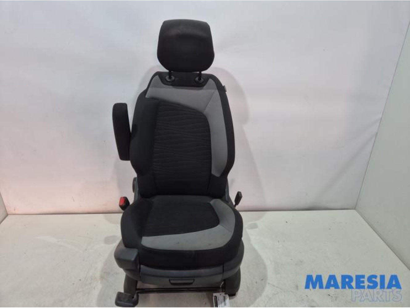 Citroen - C4 Picasso - Seat, left