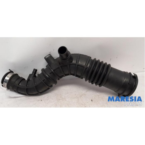 Renault - Megane - Air intake hose