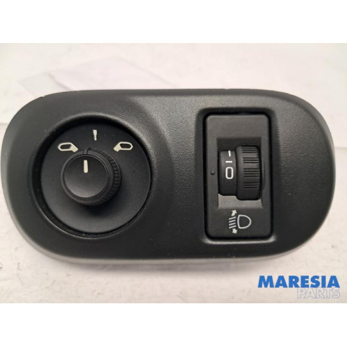 Citroen - C4 Cactus - Mirror switch