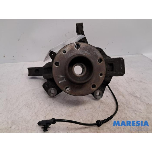 Renault - Megane - Achsschenkel links vorne