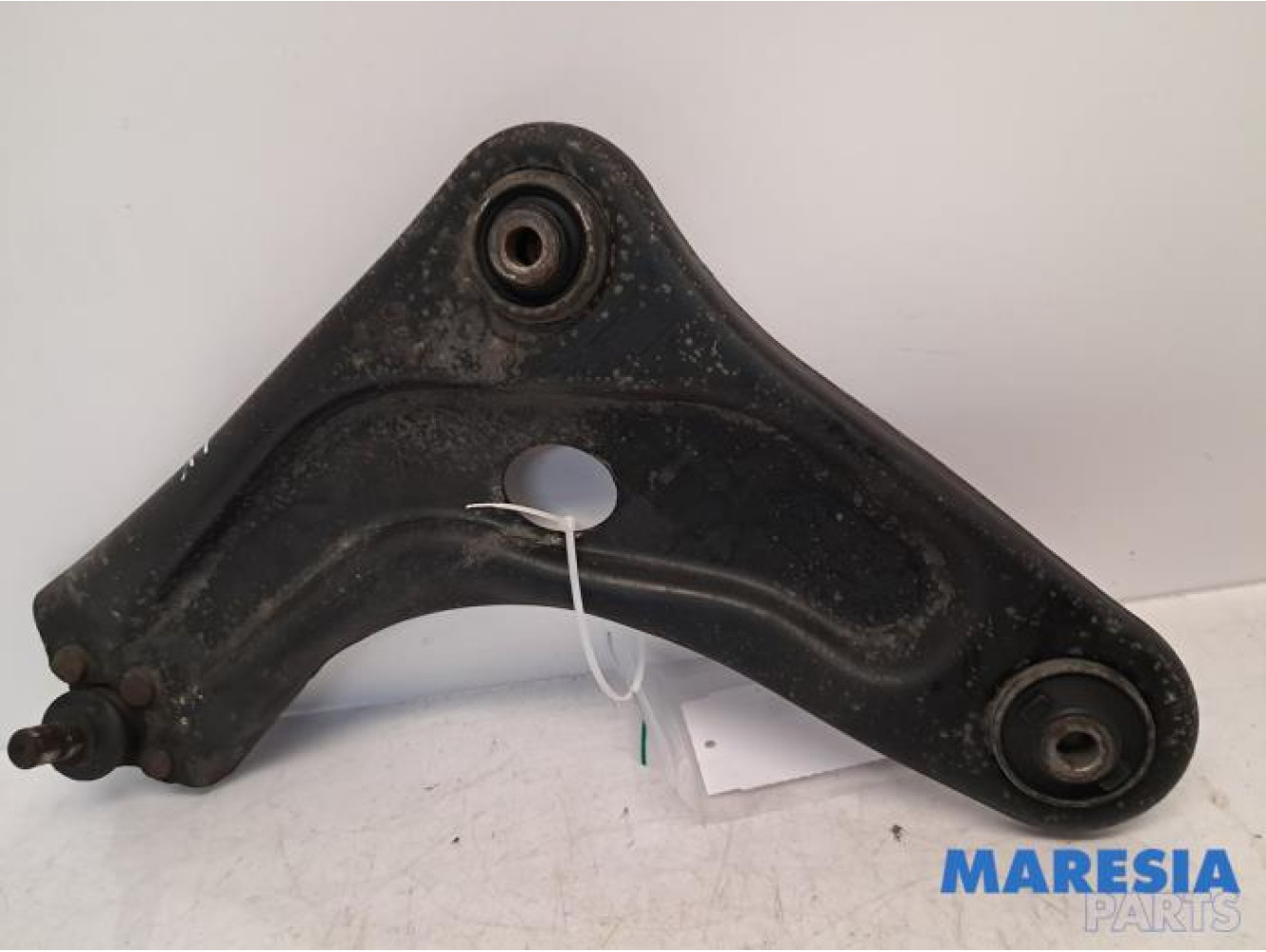 Peugeot - 207 - Front lower wishbone, left