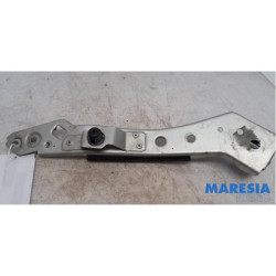Renault - Megane - Vorderwand