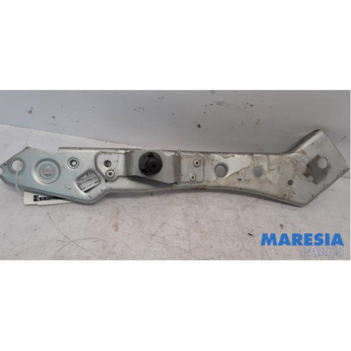 Renault - Megane - Vorderwand