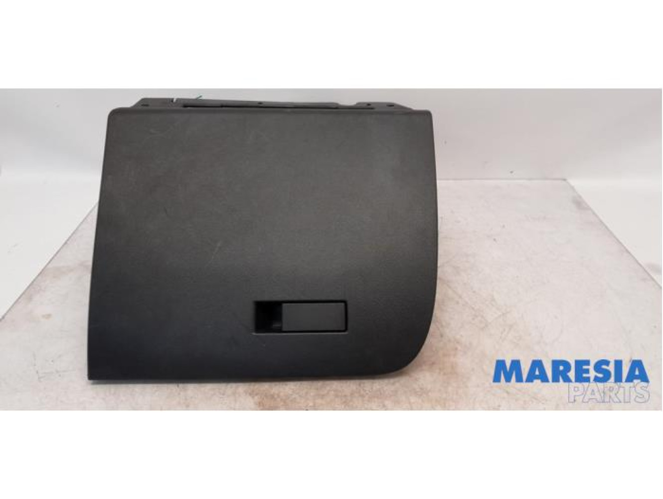 Opel - Corsa - Handschuhfach