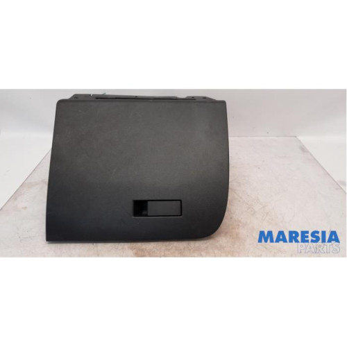 Opel - Corsa - Handschuhfach