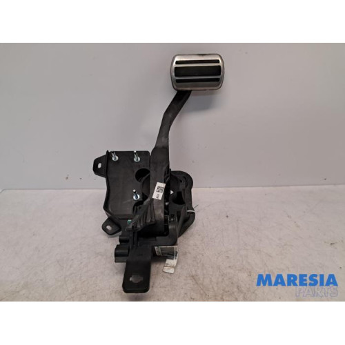 Opel - Corsa - Bremspedal