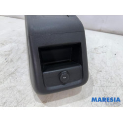 Citroen - C4 Picasso - Middle console