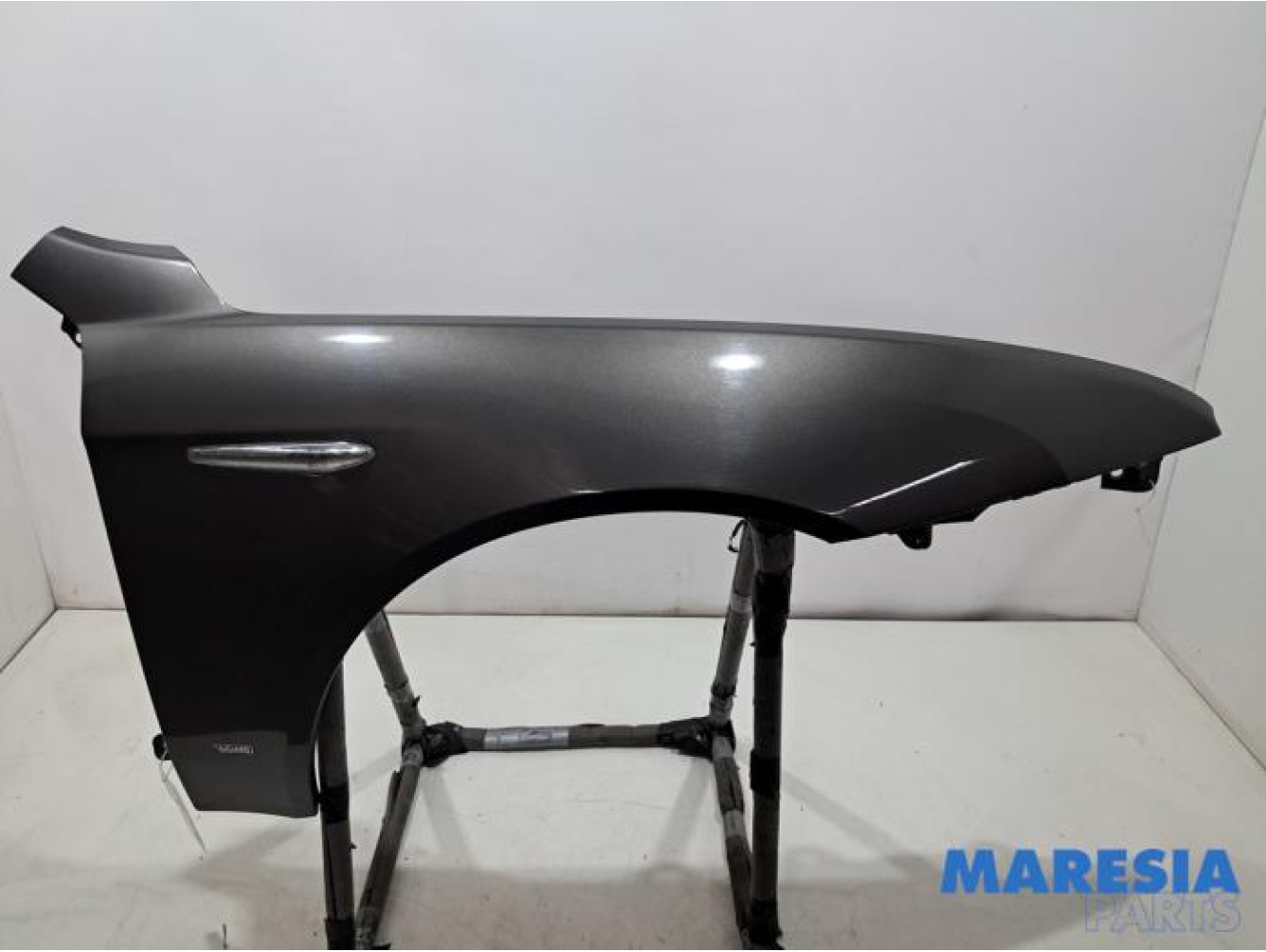 Alfa Romeo - 159 - Front wing, right