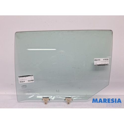 Renault - Megane - Rear door window 4-door, left