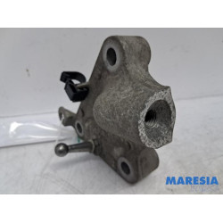 Renault - Grand Scenic - Engine mount