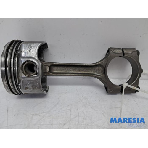 Renault - Grand Scenic - Connecting rod