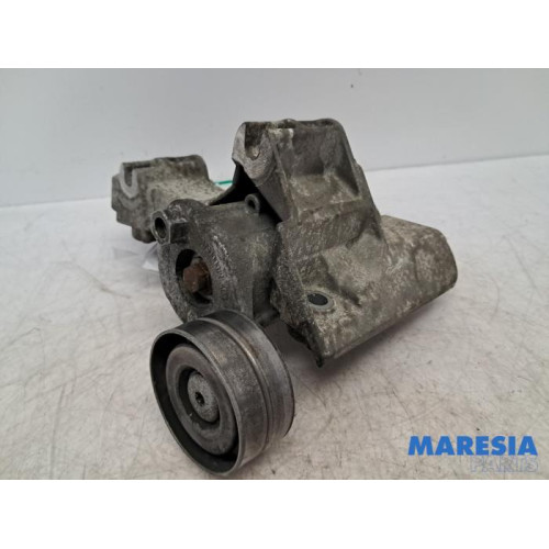 Renault - Grand Scenic - Support dynamo haut